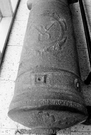 Cannon with VOC emblem. Source: Shetland Museum