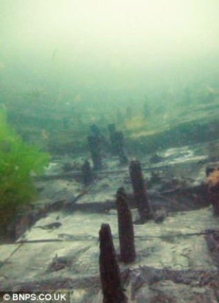 Timber hull structure of the Swash Channel Wreck (bnps.co.uk)