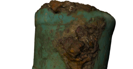 Bovenkant van een verroest kanon