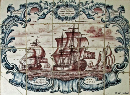 The best known ship-depicting tile-work is in the Königspesel (king's parlour) on Hooge's main terp. It was created in 1766 by the Dutch artist Pals Kartsen from Harlingen in West Frisia and was commissioned by Tade Hans Bandiks (1724-1808), who was a captain from Hooge in Dutch service. It depicts the ships he commanded, i.e. the Cornelia en Maria (below, left), which was lost in a storm in 1760 near Landskrona (Sweden) with a cargo of timber from Frederikshaven (today: Hamina, Finland) destined for Amsterdam. Also his new ship is depicted, the Anna Maria (belwo, centre), which he commanded since 1761. Photo: Daniel Zwick