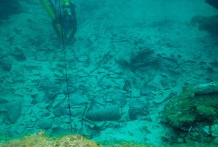 A view of the Punic shipwreck cargo remains at the Binisafuller shipwreck site. Courtesy Ecomuseum de Cavalleria, Sanisera Field School.