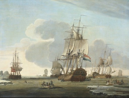 eigendom van de Zaanse rederij Claas Taan en Zonen, was een van de 38 Nederlandse schepen die in 1772 naar Straat Davis tussen Groenland en het vaste land van Noord Amerika voeren. Het schip keerde terug met 240 vaten spek, afkomstig van zo'n vijf walvissen. Alle schepen bij elkaar hadden dat jaar 240 walvissen gedood. De Vries bracht ook andere schepen in beeld. Links een met Deense vlag. Twee eskimo's varen in hun kajak rond. Op de voorgrond hebben manschappen van de 'Zaandam' net een walvis geharpoeneerd.